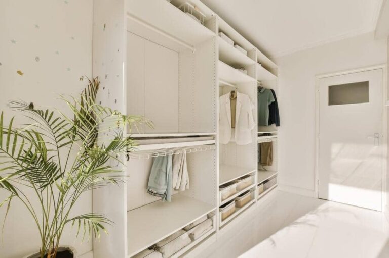 How to Transform a Bedroom into a Stylish Closet: Ultimate Guide 
  