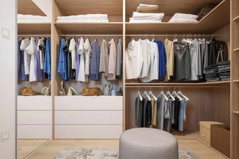 How to Transform a Small Bedroom into a Stylish Closet: Expert Tips 
  