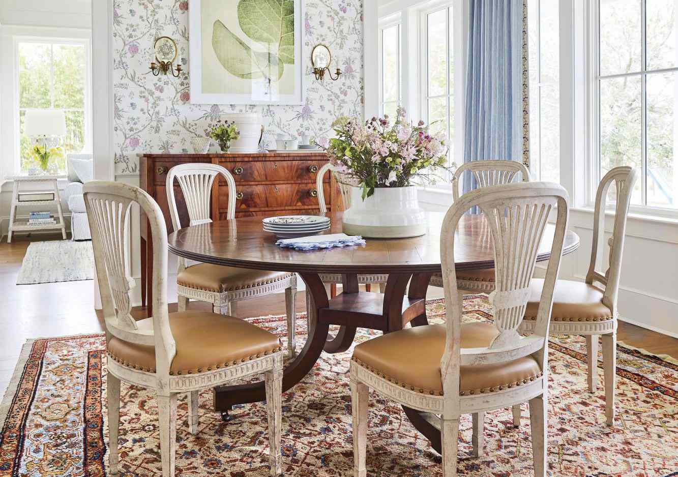 Round Kitchen Table Decor Ideas